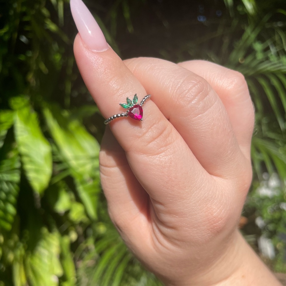 Cubic Zirconia Strawberry 925 Sterling silver Ring - Picture 4 of 4